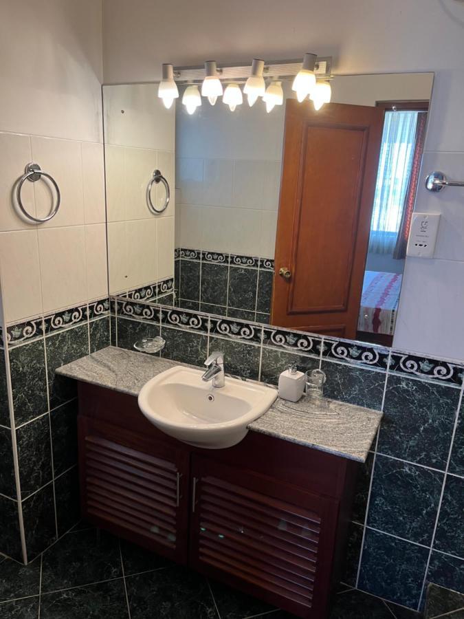 Apartment - Town Hall 2 3 Beds 3 Bath Spacious