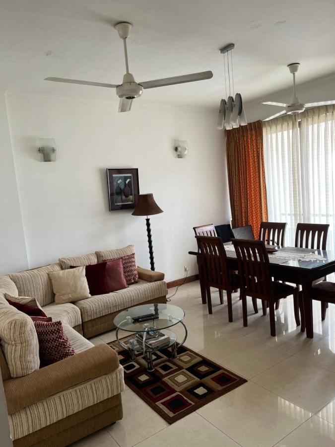 - Town Hall 2 3 Beds 3 Bath Spacious Apartment