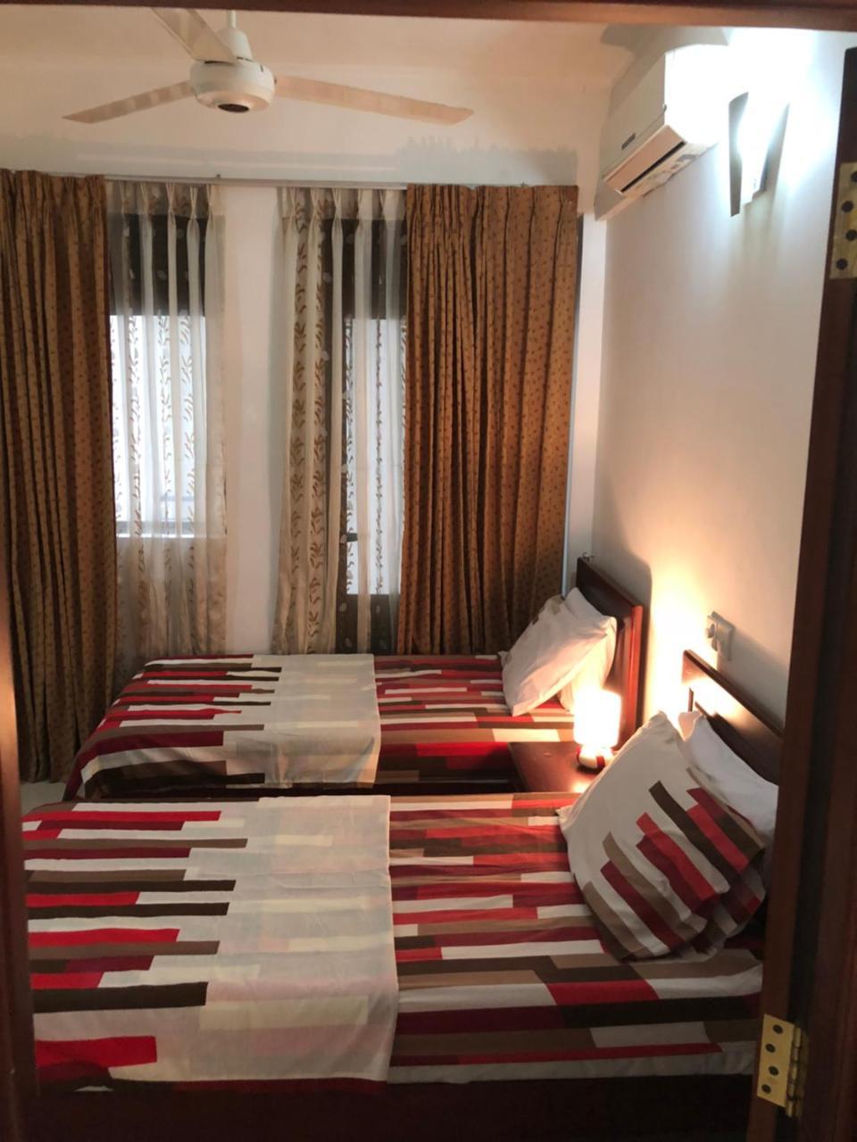 Apartment - Town Hall 2 3 Beds 3 Bath Spacious *